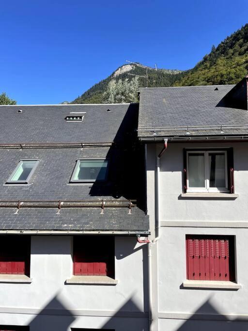 A 50M Du Centre & Des Telecabines, Nid Douillet Cauterets Exterior photo